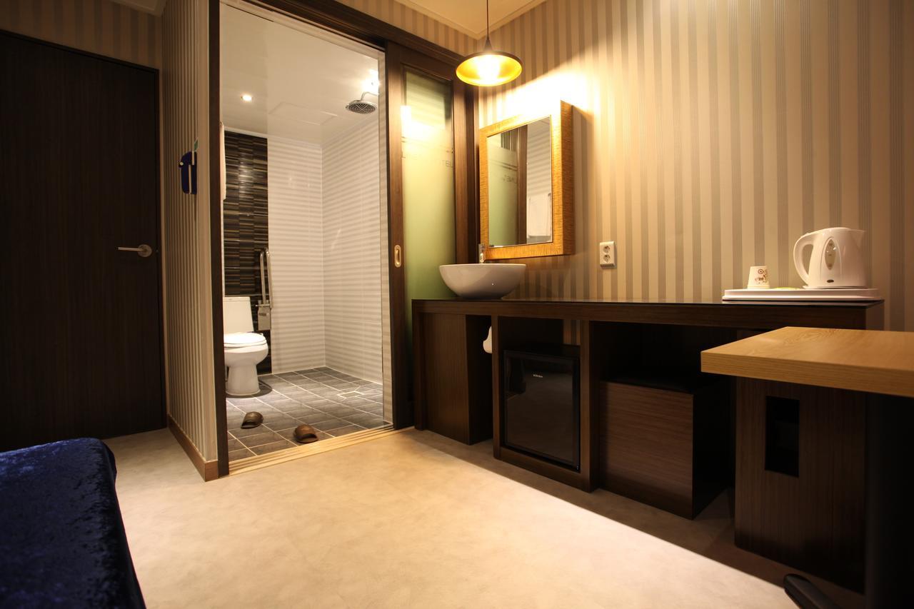 Lineplus Hotel Gimpo Extérieur photo